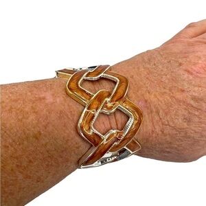 Light Brown Diamond Shaped Spring Bracelet